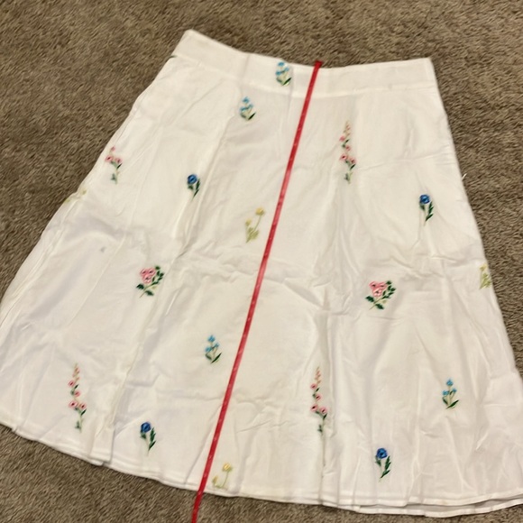 Talbot white floral skirt - Picture 9 of 10